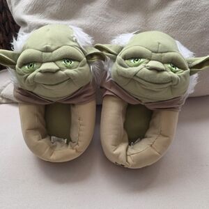 Star Wars Yoda Slippers. Child 2/3